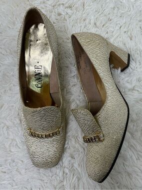Vintage Gold Connie Loafer Heels 60s 70s Size 7.5AA